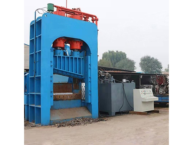 800型龍門剪切機(jī)